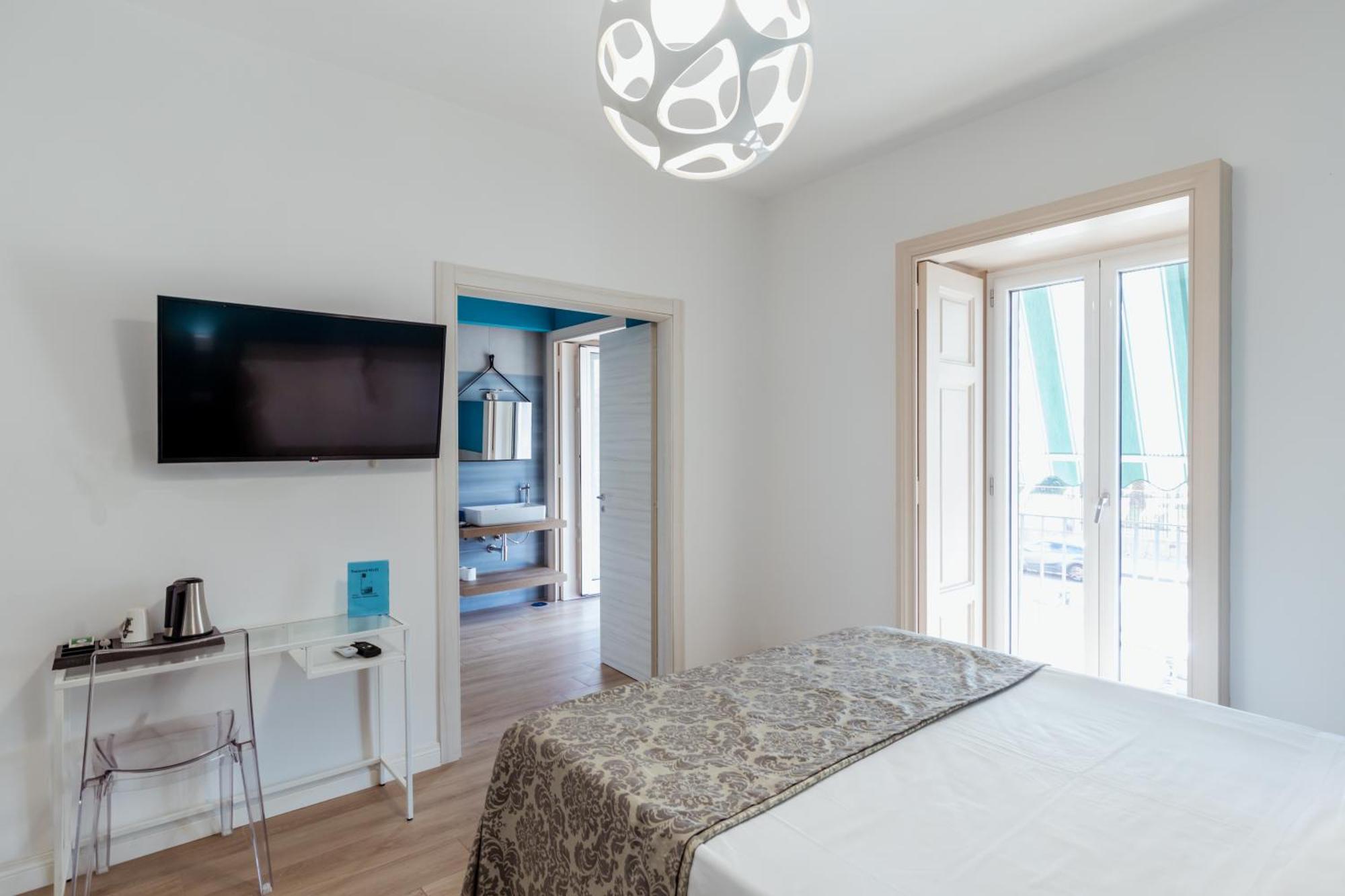 Suite Riviera 84 Naples Exterior photo