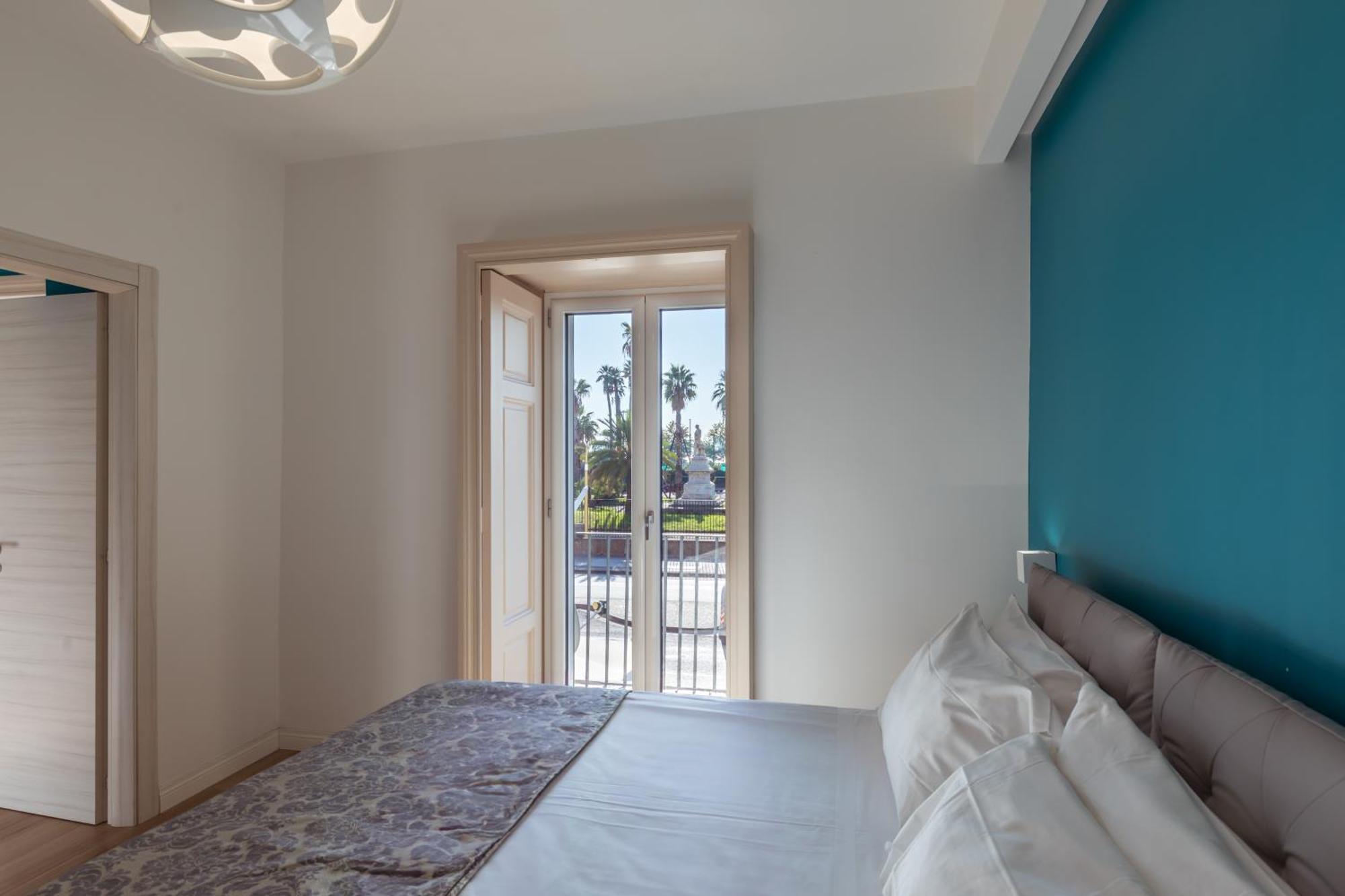 Suite Riviera 84 Naples Exterior photo